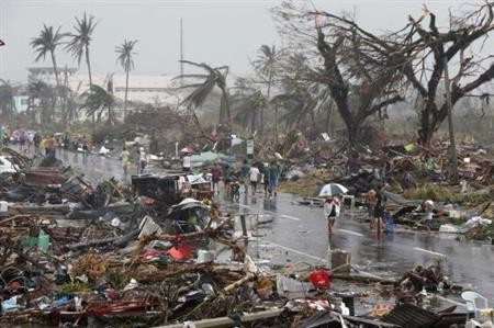 Philippines storm kills estimated 10,000