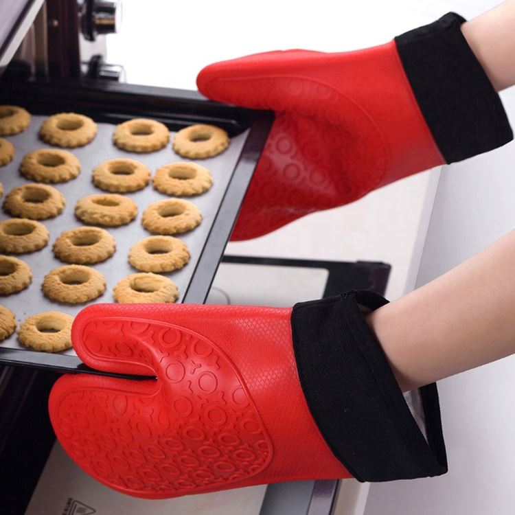 Best Oven Gloves:Easy To Clean And Can Hold Up Baking Pans Conveniently