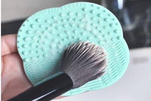 What Is Silicone Makeup Brush Cleaning Mat?